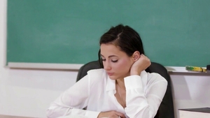 Hairy pussy brunette Bobbi Dylan finds irresistible good fuck