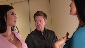 Busty Ryan Ryder & large boobs Jasmine Jae threesome