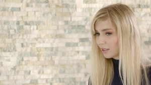 Wet pussy lesbians Kendra James fingering