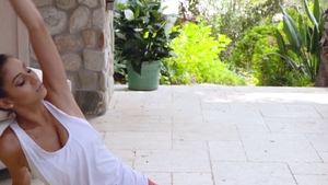 Big boobs supermodel finds irresistible loud sex in HD