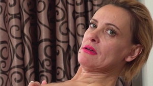 Natural amateur dildo play