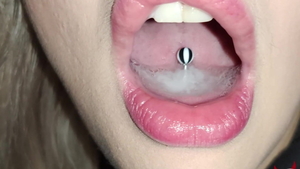 Brazilian amateur Monica Lima wants gloryhole HD