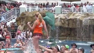 Tattooed brunette Ron Jeremy loves plowing hard